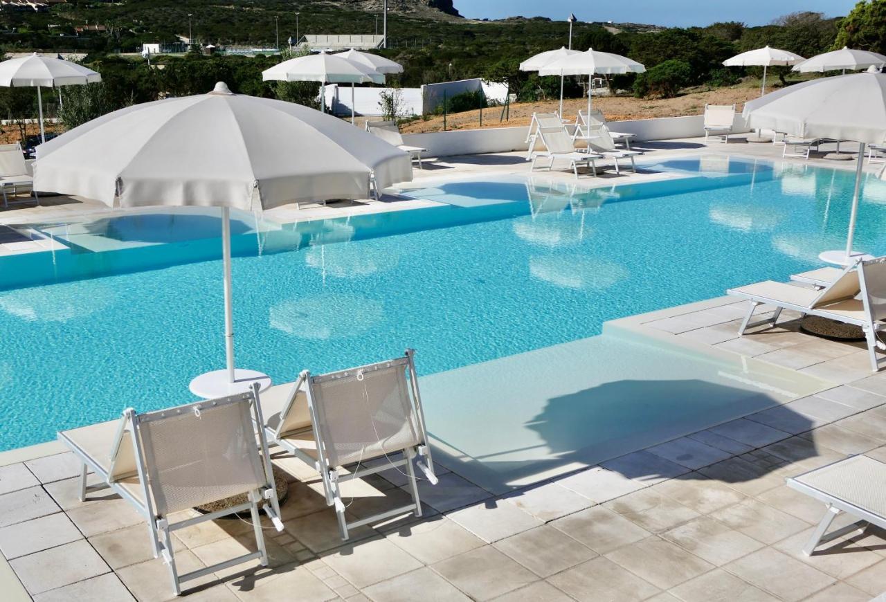 Resort Con Piscina A Soli 250 Mt Dalla Spiaggia La Pelosa Stintino Dış mekan fotoğraf
